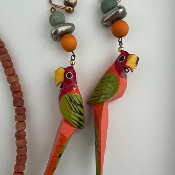 Vintage MSM MOD Beaded Wooden Parrot Necklace and Earrings - Picture 5 of 10